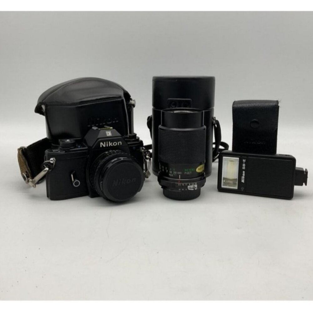 Nikon Series‎ E 35mm Film Camera, SB-E Speedlight Vivitar Lens Cases Untested